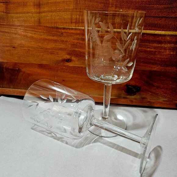 2 Colony Crystal Monet Water Glasses 7.5" etched floral blown glass flowers vtg - Picture 3 of 7
